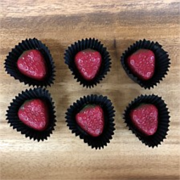 Photo of Chocolate Traders Chocolate Strawberries Boxed 6 Pack