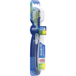 Photo of Oral B Toothbrush Cross Action with Indicator Bristle